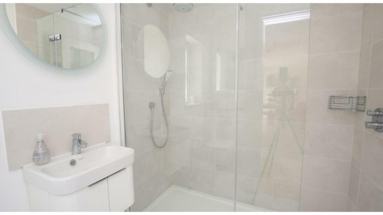 ★ Luxury Oxford Apartment ★ Sleeps 4, Free Parking Ngoại thất bức ảnh